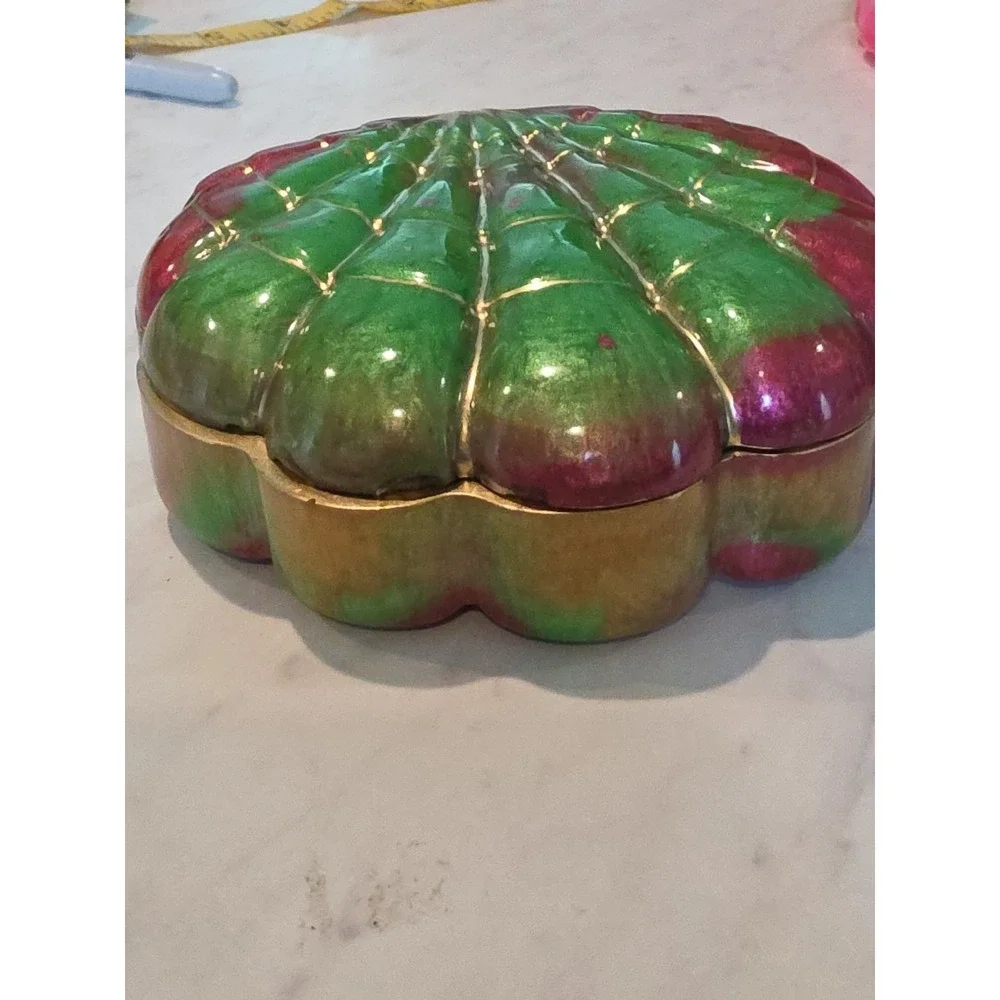 Handmade Resin Clamshell Storage Boxes Trinket Decoration Gift.  1016